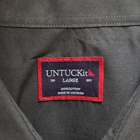 UNTUCKit | Button Down Short Sleeve | Large - Picture 2 of 3